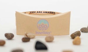 Pense avant de parler: InnerVoice Bracelet